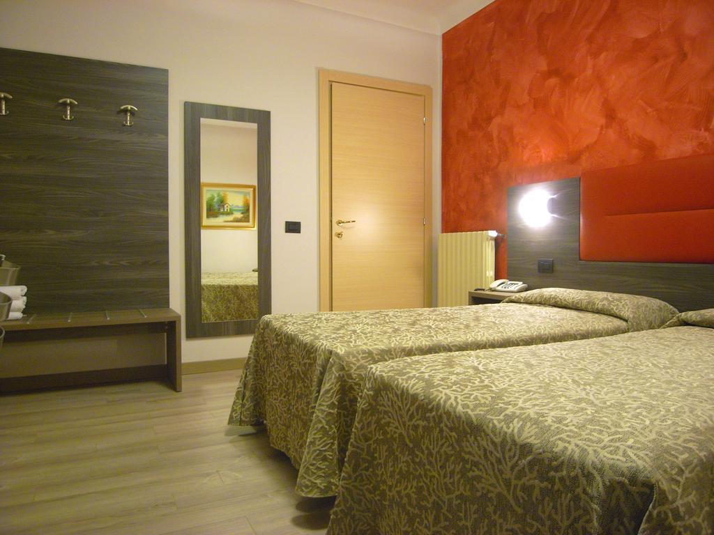 Hotel Siena Milaan Buitenkant foto