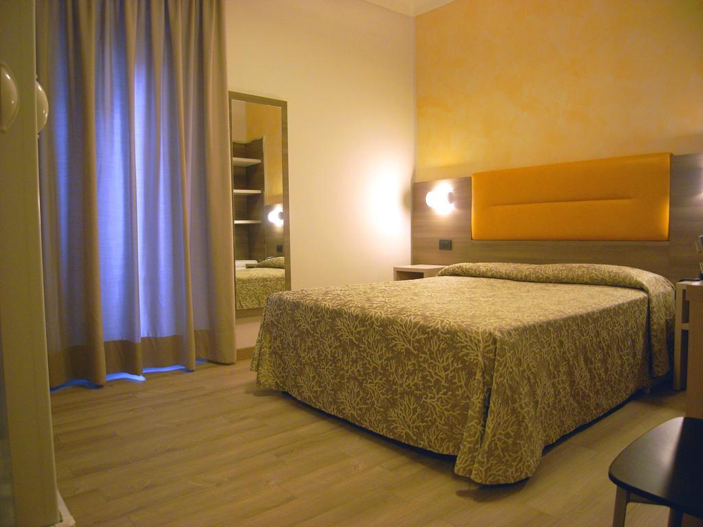 Hotel Siena Milaan Buitenkant foto