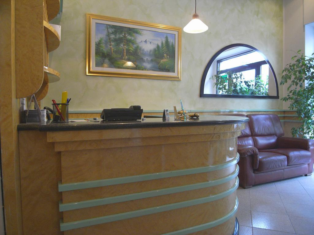 Hotel Siena Milaan Buitenkant foto